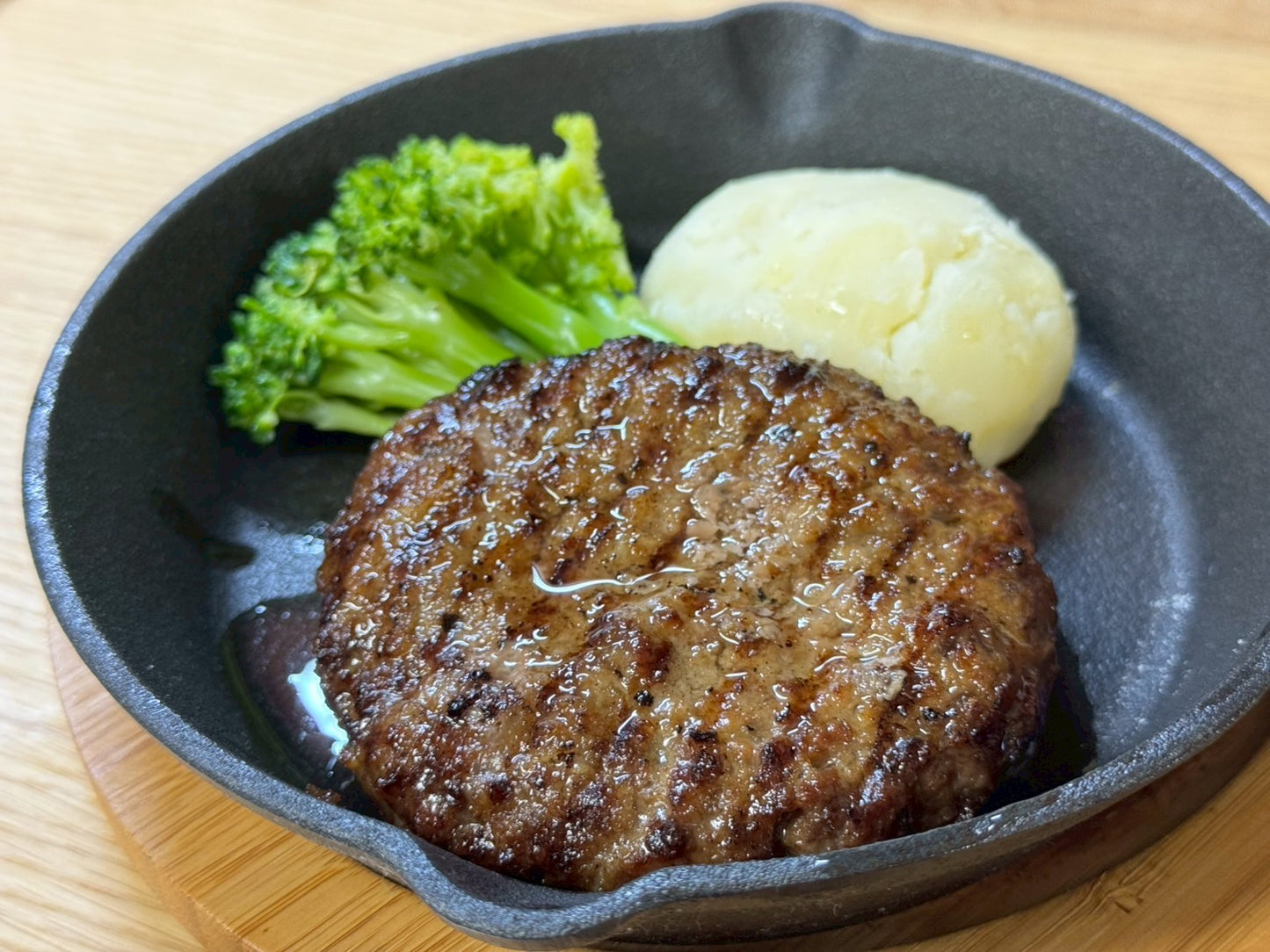 【岩手】ソナム 短角牛100%ハンバーグ 4個セット